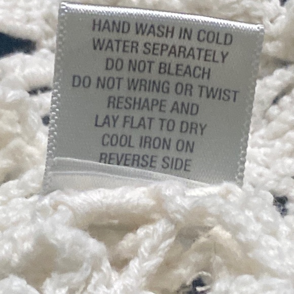 Dressbarn Cream Knitted Blouse Size L - Picture 4 of 6